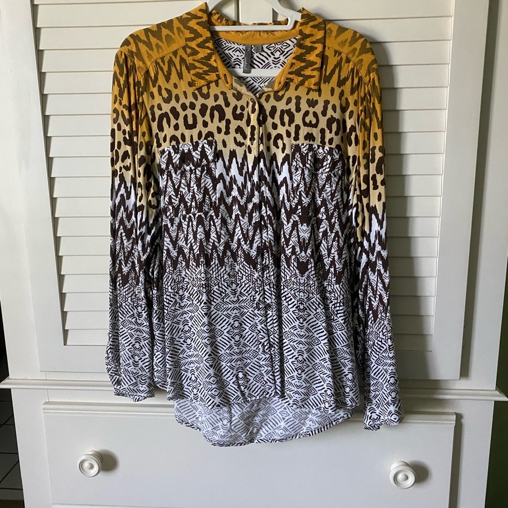 new directions Yellow Brown White Printed Button-Down Blouse